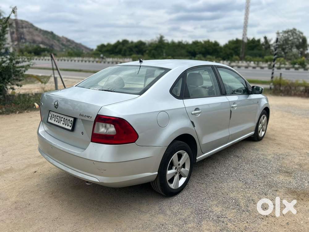 Skoda Rapid 1.5 Tdi At Ambition Plus, 2015, Diesel