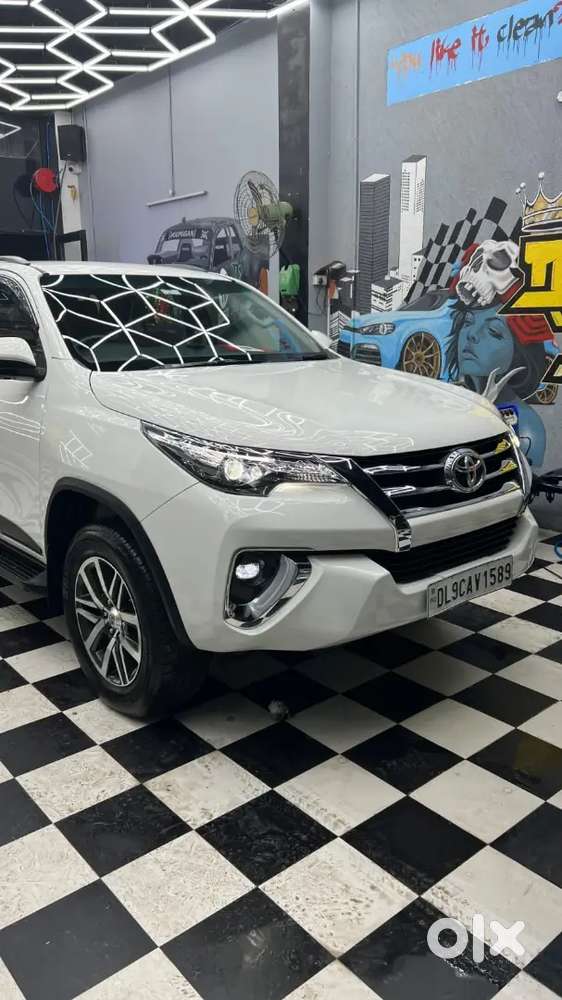 Toyata Fortuner Legender Top 4&times;4 Auto (2021 Model)