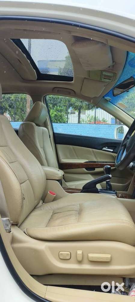 Honda Accord 2.4 Elegance Manual, 2012, Petrol