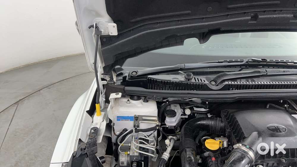 Tata Nexon Pure (s) 1.2 Petrol 6amt, 2024, Petrol
