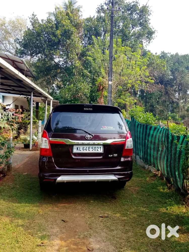 Toyota Innova 2011 Diesel 255000 Km Driven