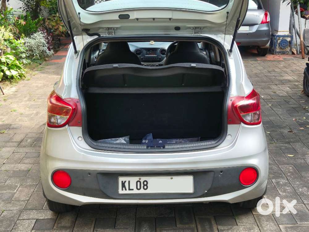 2017 Hyundai Grand I10 Sportz | Only 25,000 Km | Full Company Service