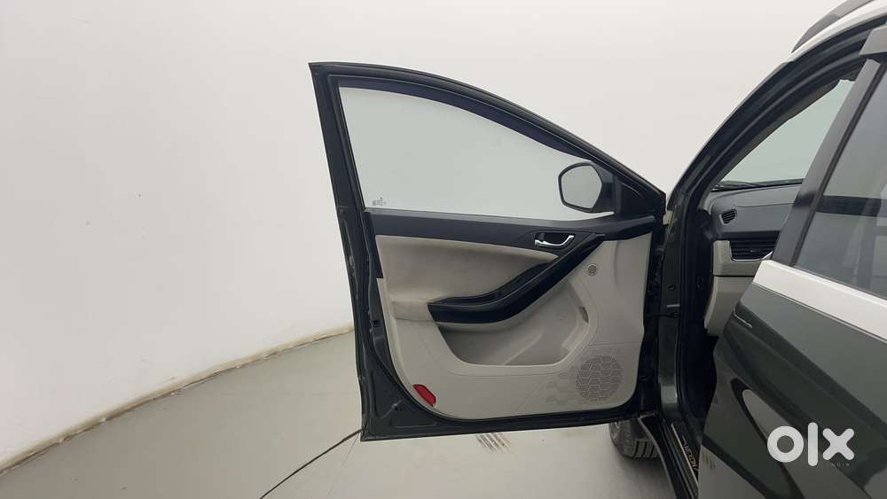 Tata Nexon 1.2 Revotron Xz Plus Dual Tone, 2021, Petrol