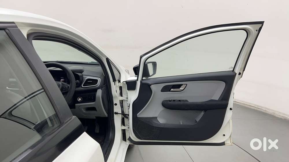 Tata Altroz Xz, 2020, Petrol