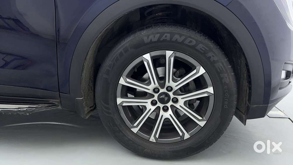 Mahindra Xuv700 2.0 Ax 7 Petrol At Luxury Pack Str, 2024, Petrol