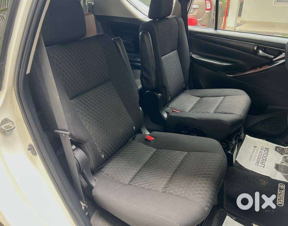 Toyota Innova Crysta 2.4 G Mt, 2017, Diesel