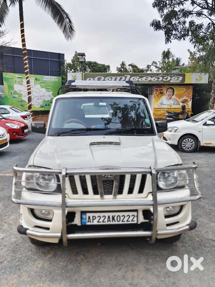 Scorpio 2013 White Color – Neat & Maintained Condition