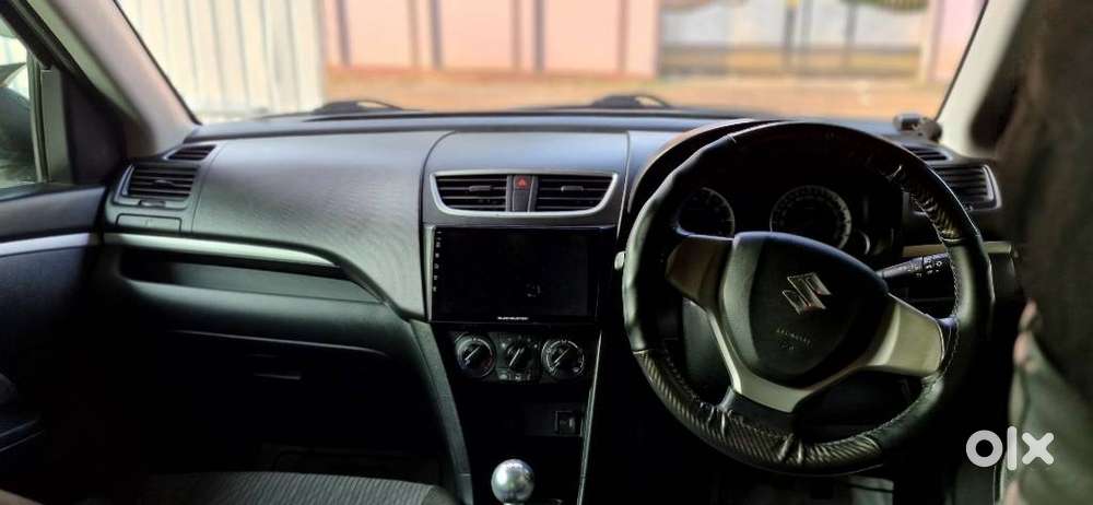 Maruti Suzuki Swift Vxi + Manual, 2017, Petrol