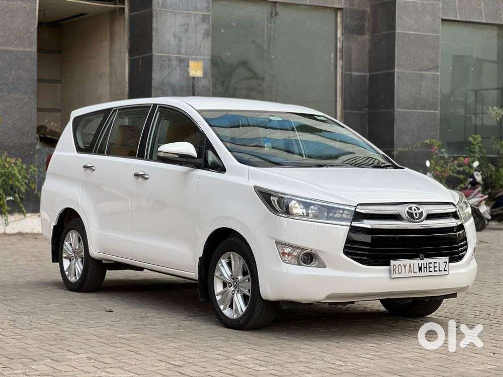Toyota Innova Crysta 2.8z Automatic, 2016, Diesel