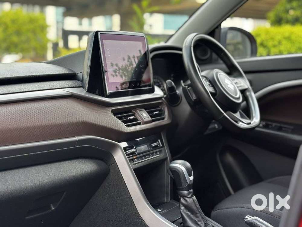 Maruti Suzuki Brezza 1.5 Zxi At Smart Hybrid Dual Tone, 2022, Petrol