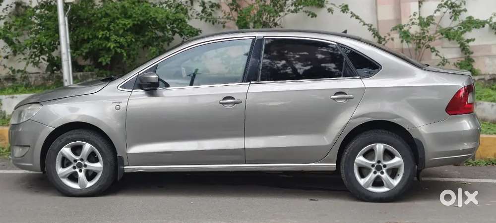 Skoda Rapid Elegance 2013