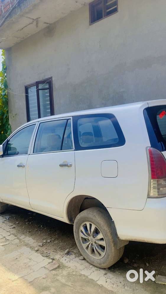 Toyota Innova 2011 Diesel Well Maintained
