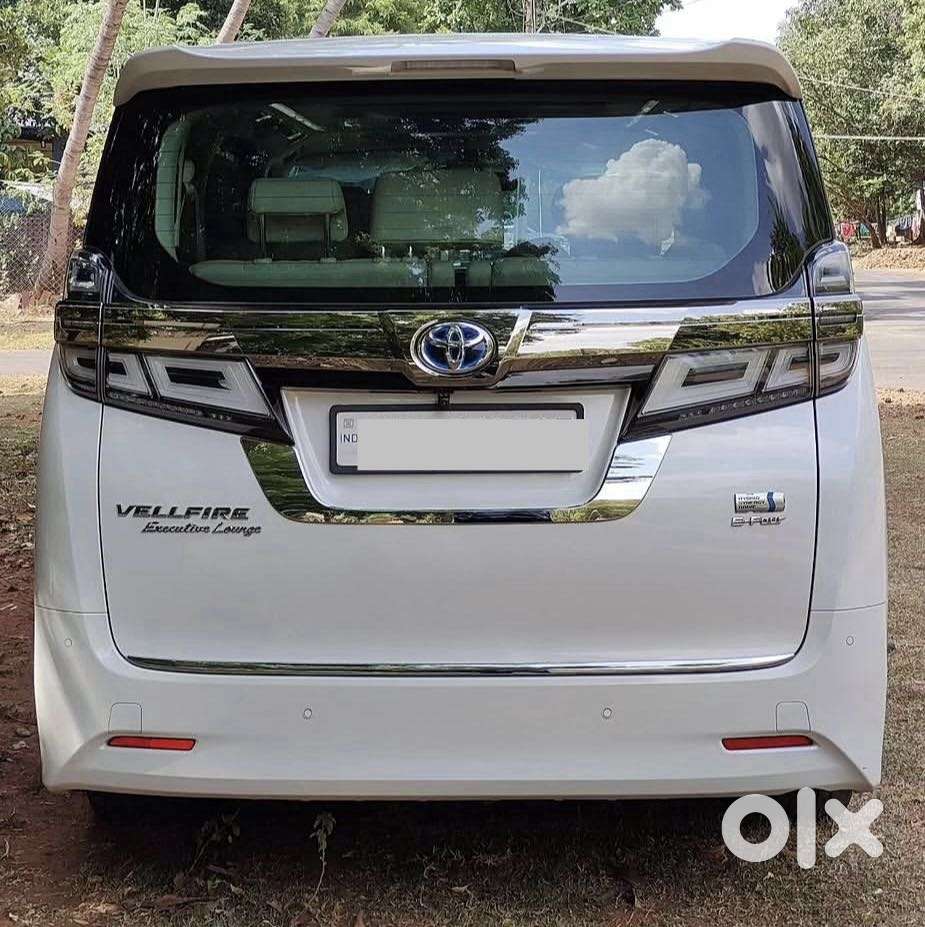 Toyota Vellfire 2.5 Executive Lounge, 2022, Petrol