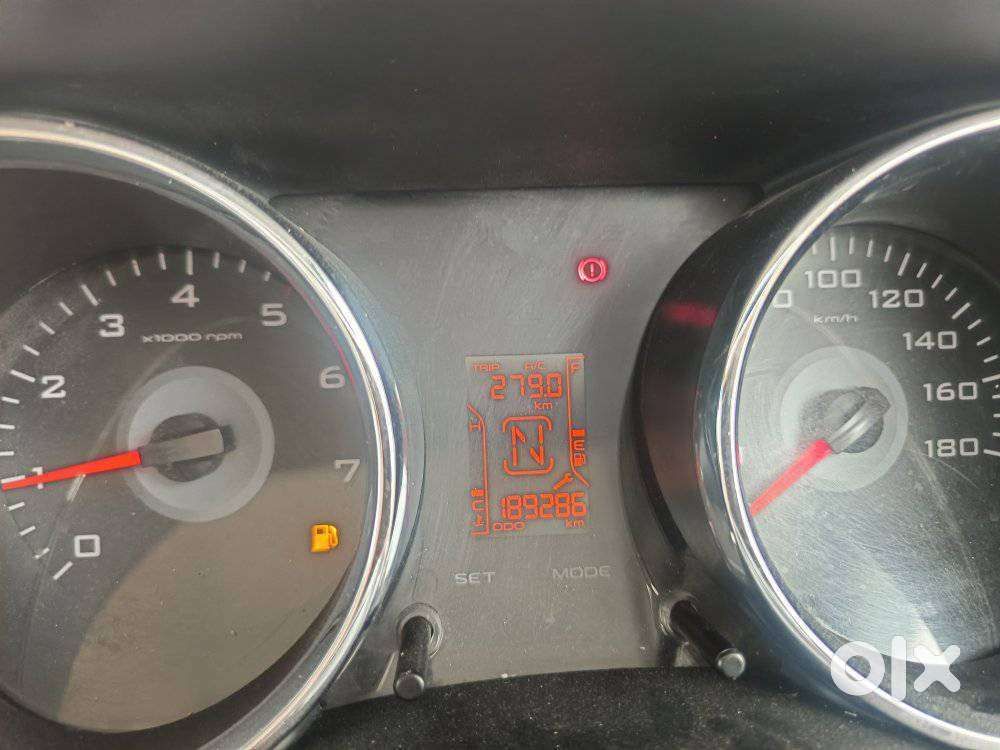 Mahindra Tuv 300 T8 Amt, 2016, Diesel