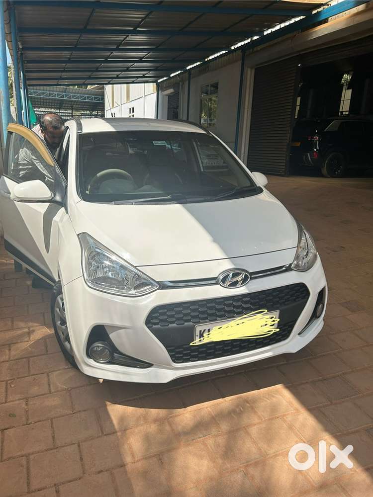 Hyundai Grand I10 Sportz 2017 Petrol Well Maintained