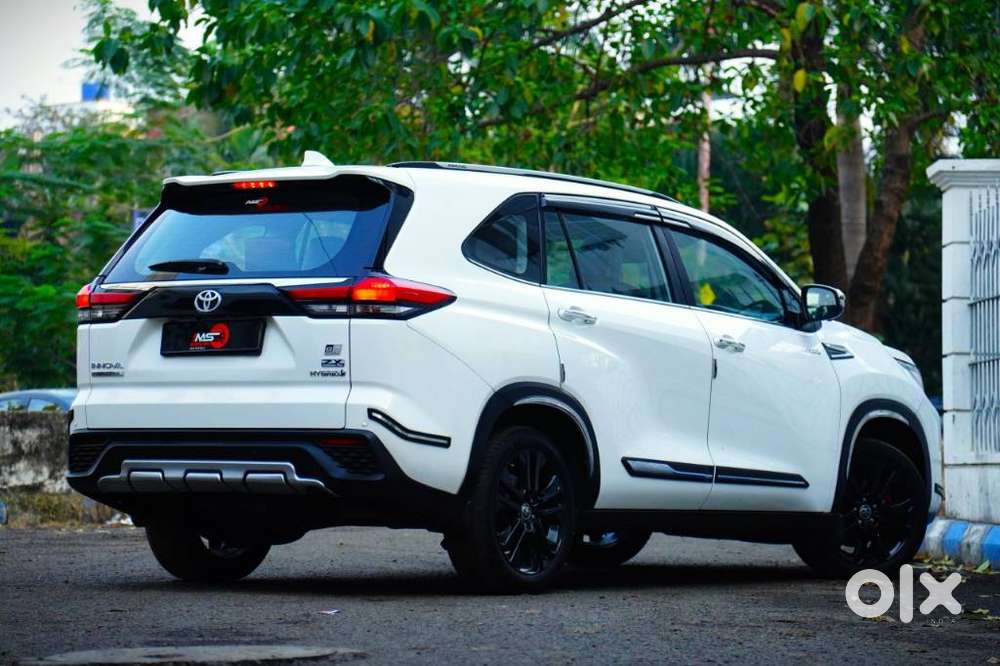 Toyota Innova Hycross 2.0 Zx Hybrid 7 Str, 2023, Petrol