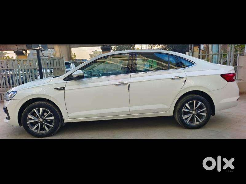 Skoda Slavia 1.0 Tsi Style At, 2023, Petrol