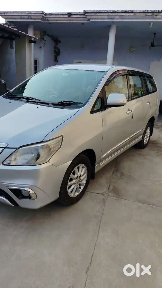Toyota Innova 2014
