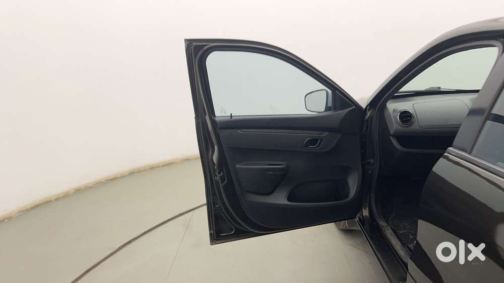 Renault Kwid 2019-ongoing 1.0 Rxt (o), 2017, Petrol