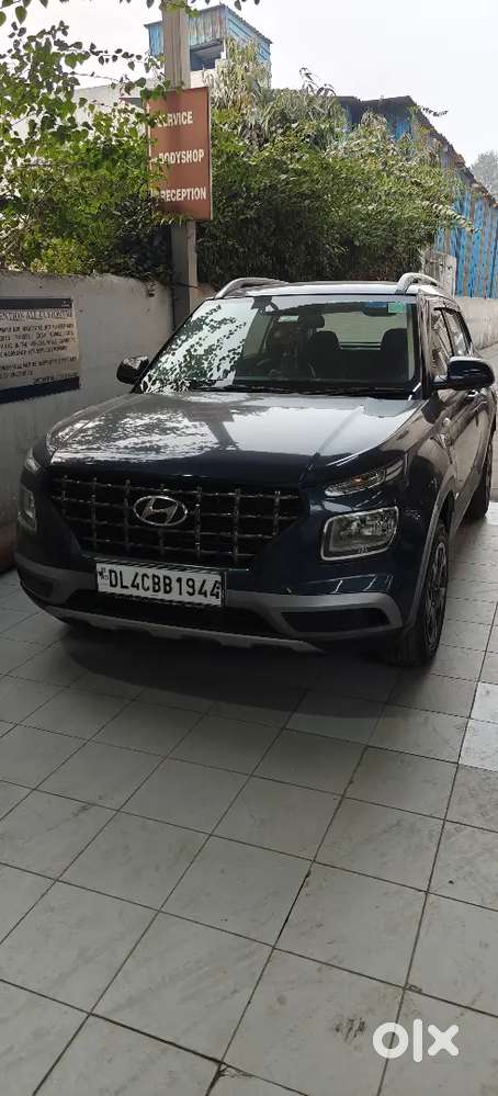 Hyundai Venue 2022 Petrol Well Maintained