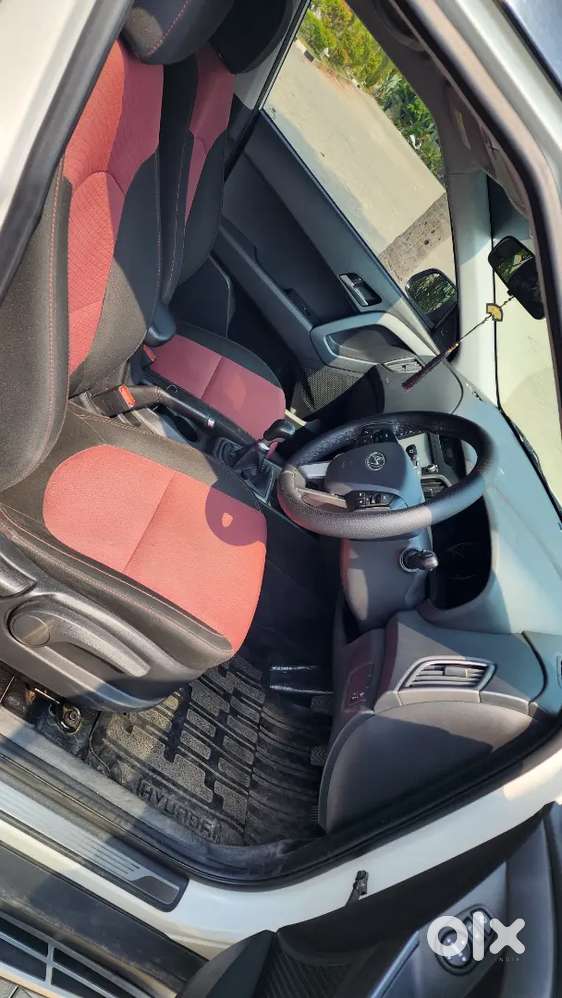 Hyundai Creta Petrol Dual Tone, With Loaded Genuine Accessories,