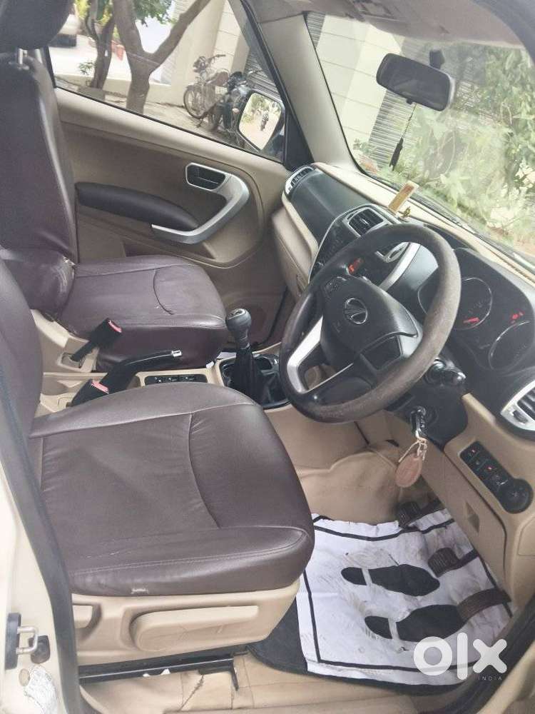 Mahindra Tuv 300 Mhawk100 T8, 2015, Diesel