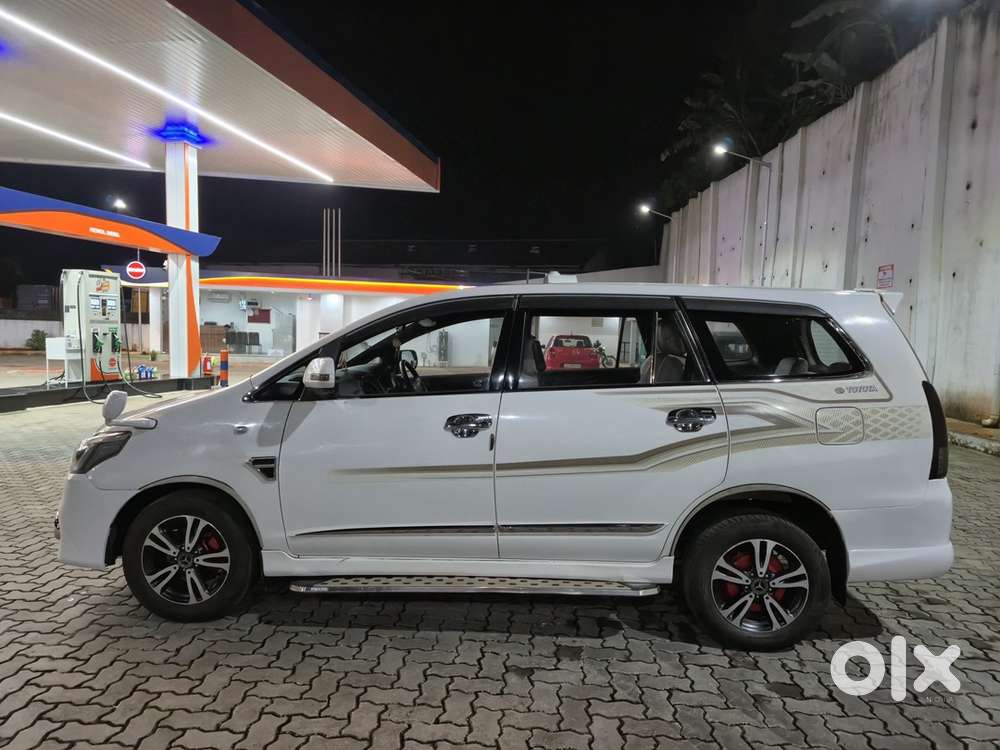 Direct Sale Innova G4 2015 Last Year (3l Above Extra Fittings)