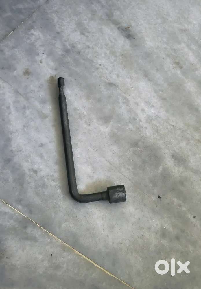 Chevrolet Beat Tire And Jack