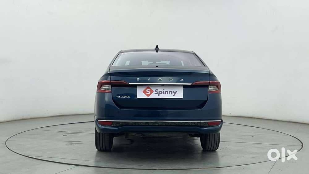 Skoda Slavia Style 1.0l Tsi At, 2023, Petrol