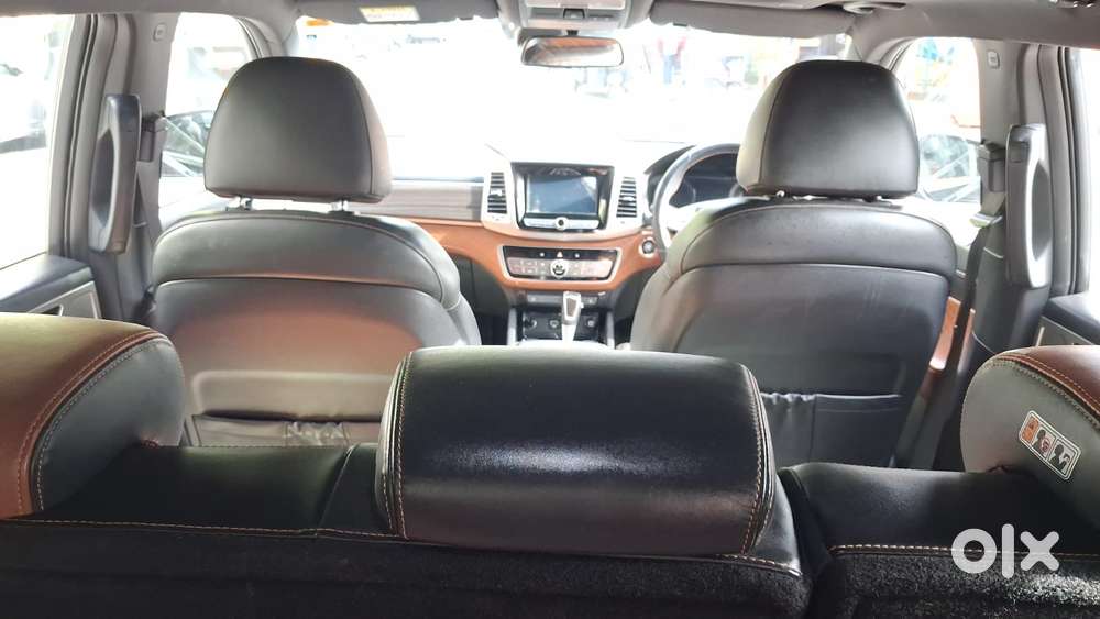 Mahindra Alturas G4 4wd At, 2021, Diesel