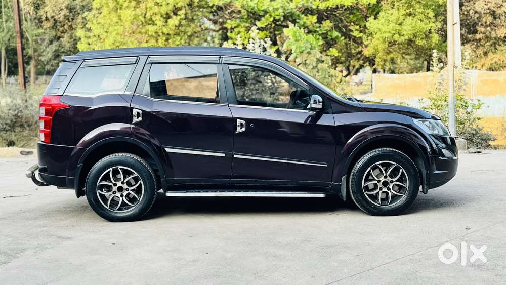 Mahindra Xuv500 W8, 2016