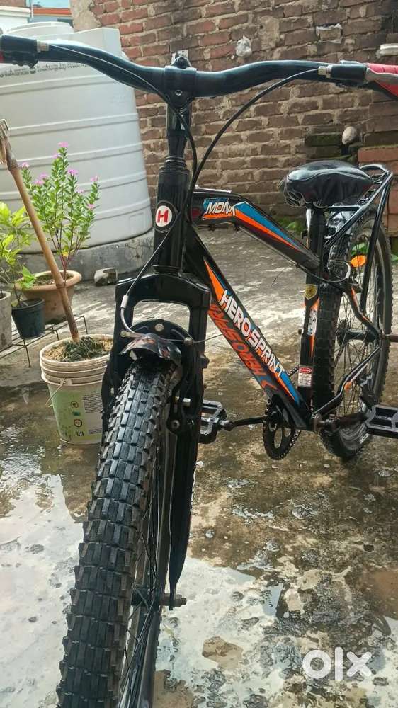 Hero sprint cycle with power brake system