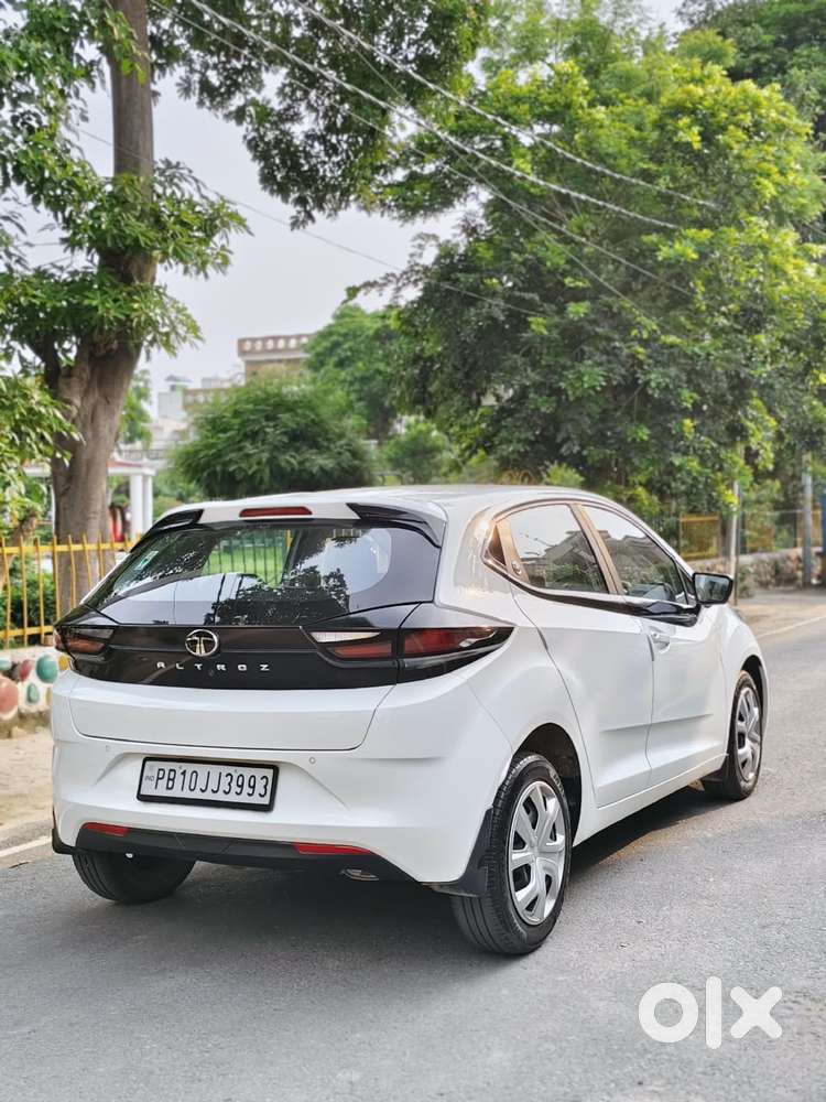 Tata Altroz, 2024, Petrol
