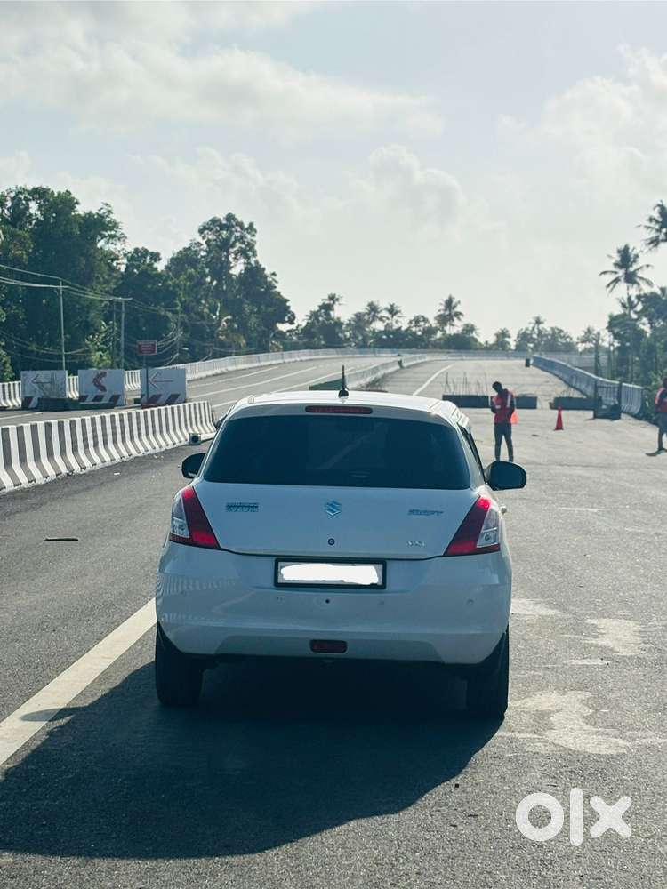 Maruti Suzuki Swift Vxi + Manual, 2015, Petrol