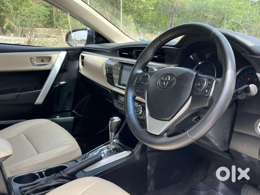 Toyota Corolla Altis 2013-2017 Vl At, 2016, Petrol