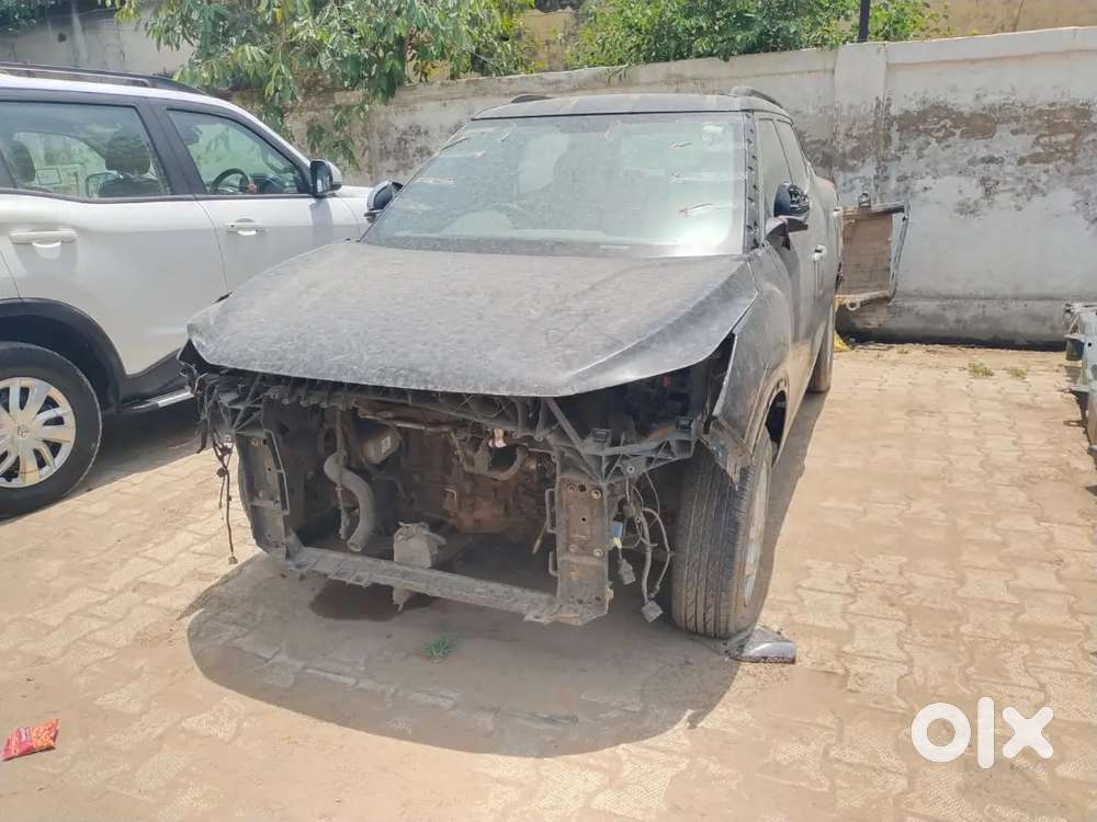 Mahindra Xuv300 Turbosport 2024 Diesel 6000 Km Driven