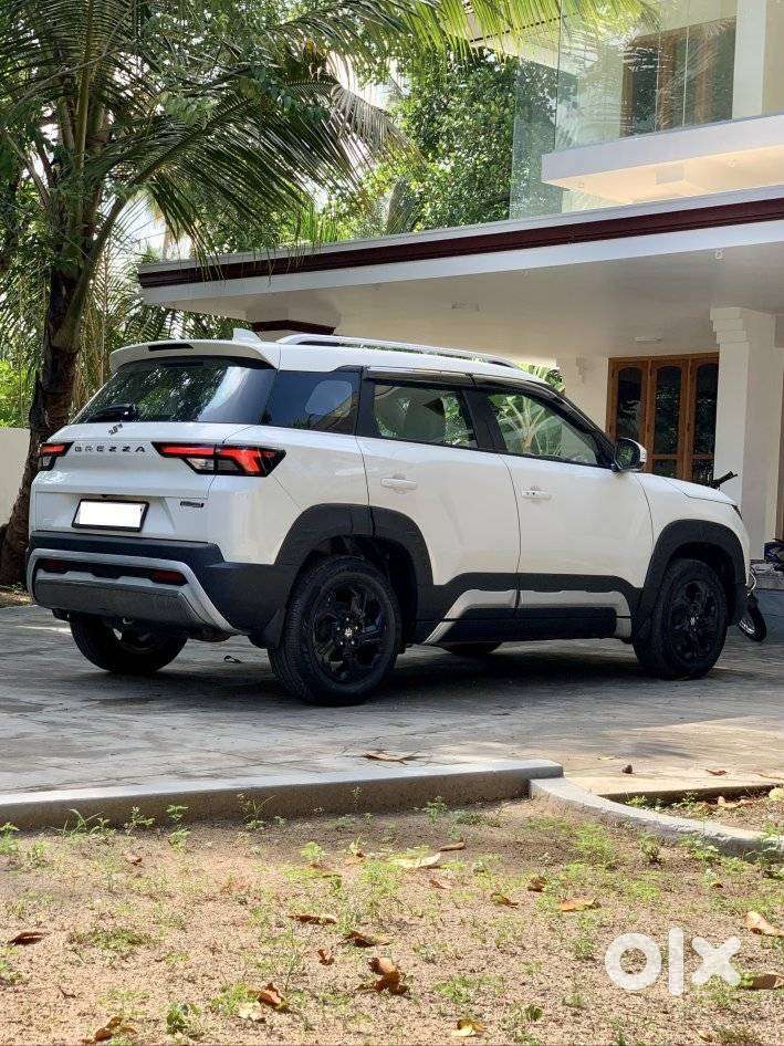 Maruti Suzuki Brezza 1.5 Zxi Smart Hybrid, 2022, Petrol