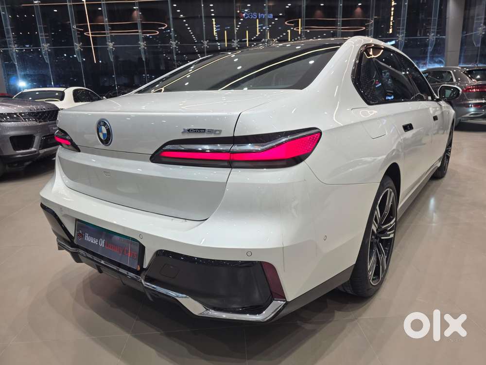 Bmw I7 Xdrive60, 2023, Electric