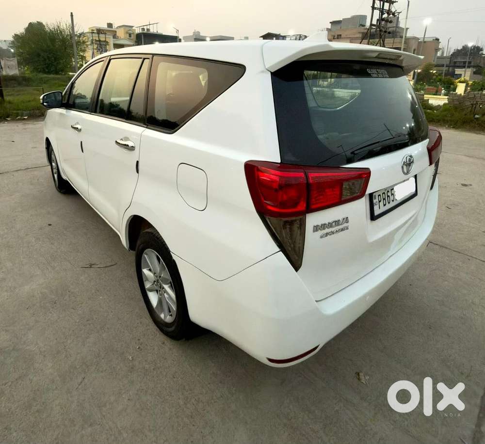 Toyota Innova Crysta 2.4 Gx Mt, 2017, Diesel