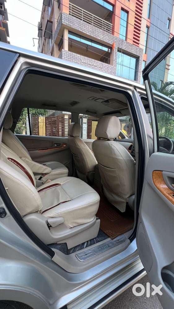 Toyota Innova 2.5 V 7 Str, 2010, Diesel
