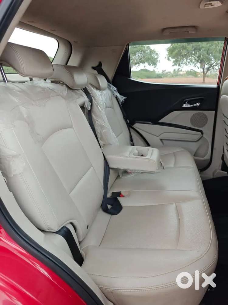 Mahindra Xuv300 2022 Petrol 117500 Km Driven