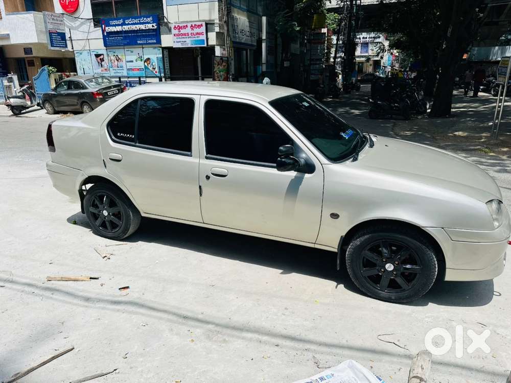 Ford Ikon 1.6 Zxi 2004