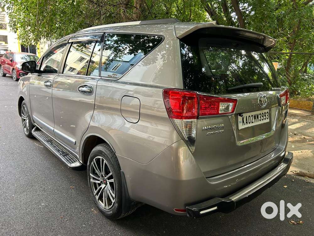 Toyota Innova Crysta 2.8 Zx At 7 Seater, 2017, Diesel