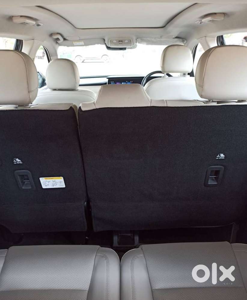Mahindra Xuv700 2.2 Ax 7 Diesel At Luxury Pack Str Awd, 2026, Diesel
