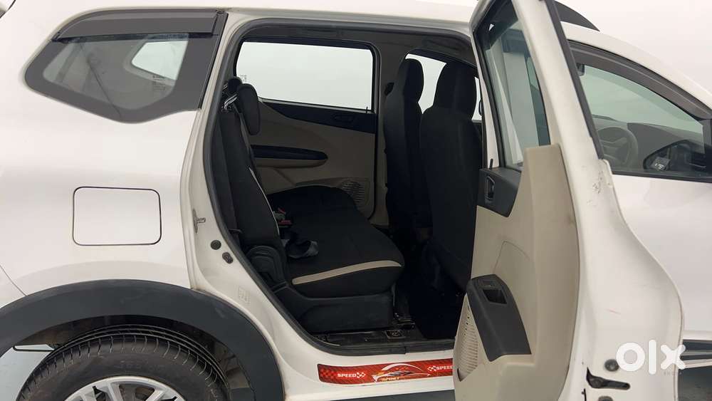 Renault Triber Rxl, 2022, Petrol