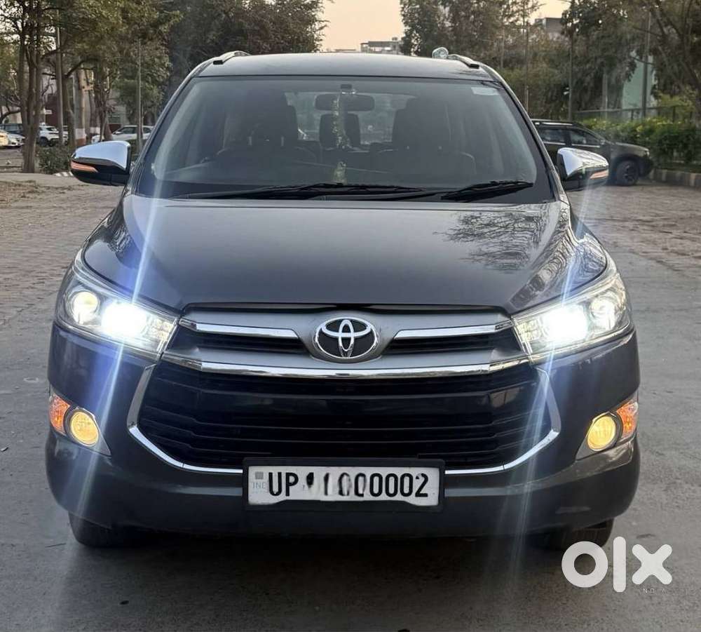 Toyota Innova Crysta 2.8 Zx At 7 Seater, 2016, Diesel