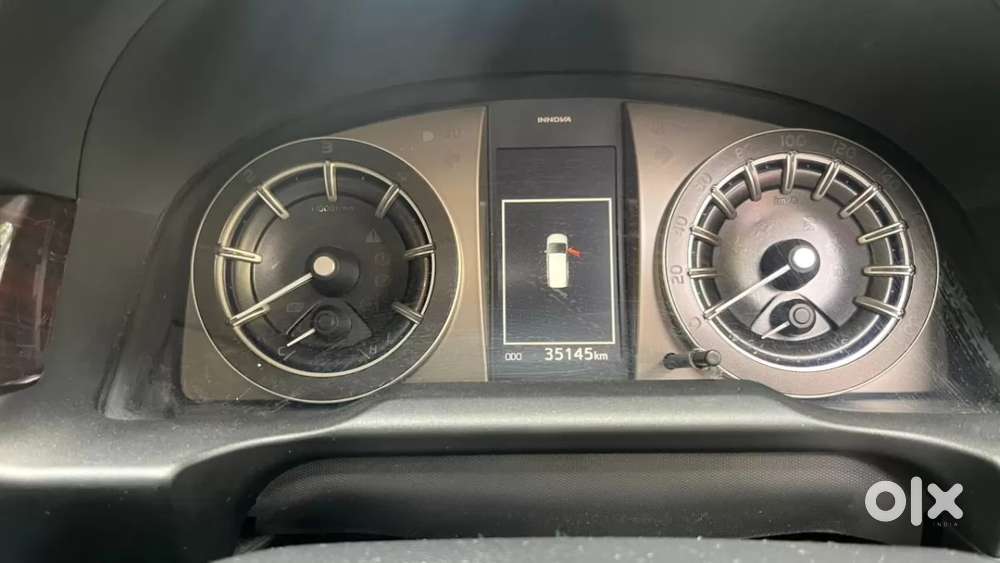 Toyota Innova Crysta [2020-ongoing] 2.4 Vx 8 Str, 2024, Diesel