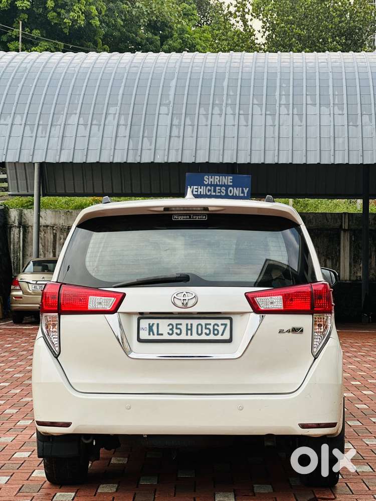 Toyota Innova Crysta 2.4 V, 2017, Diesel