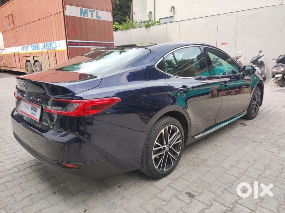 Toyota Camry Hybrid, 2025