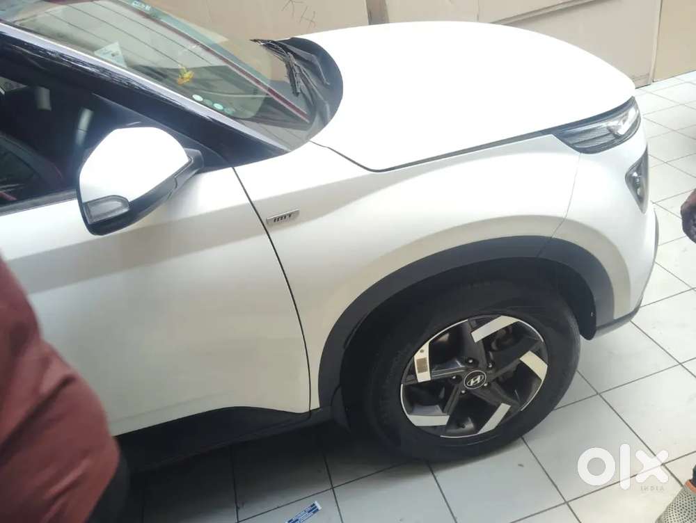 Hyundai Venue 2020 Petrol Well Maintained. Personal Use Car.